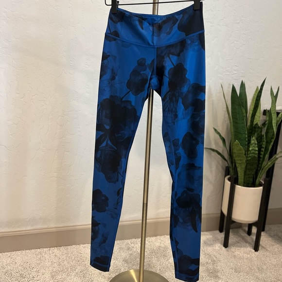 Lululemon Wunder Under | Size 4 | Dark Blue | Med Rise | GREAT Condition - Picture 1 of 5